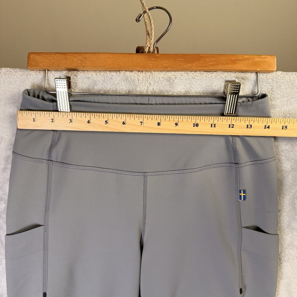 Women's Light Gray Activewear Leggings with Black Knee Panels - Picture 7 of 16